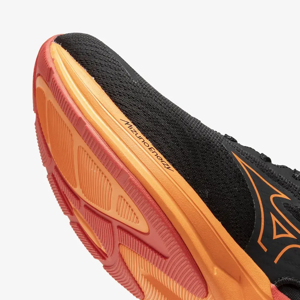 boty Mizuno Revolt 3 black / nasturtium / cayenne > EU 43 / UK 9